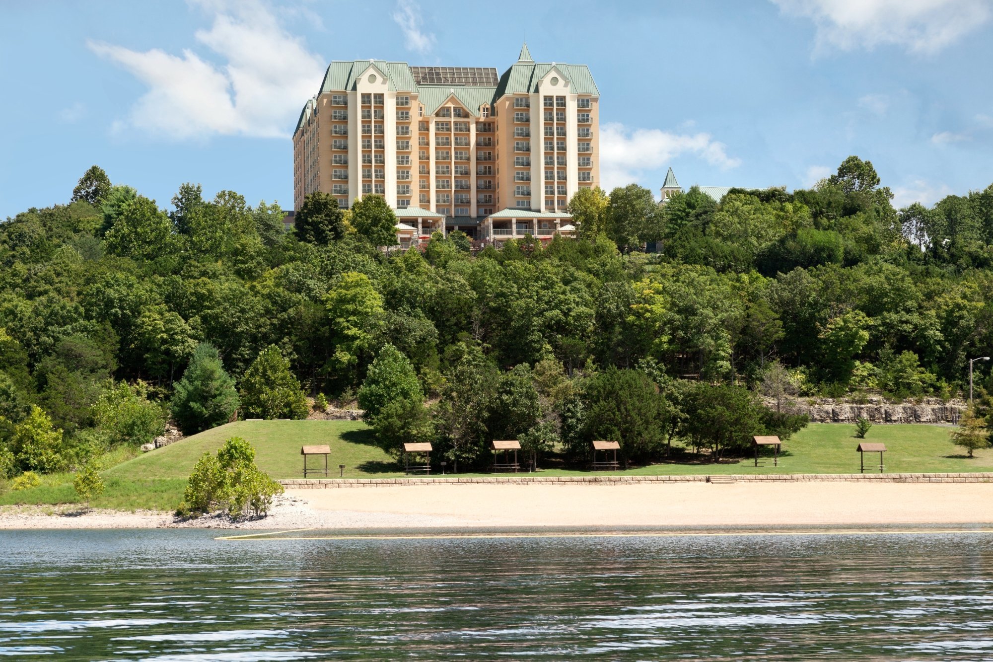 Photo of Chateau on the Lake Resort Spa & Convention Center, Branson, MO