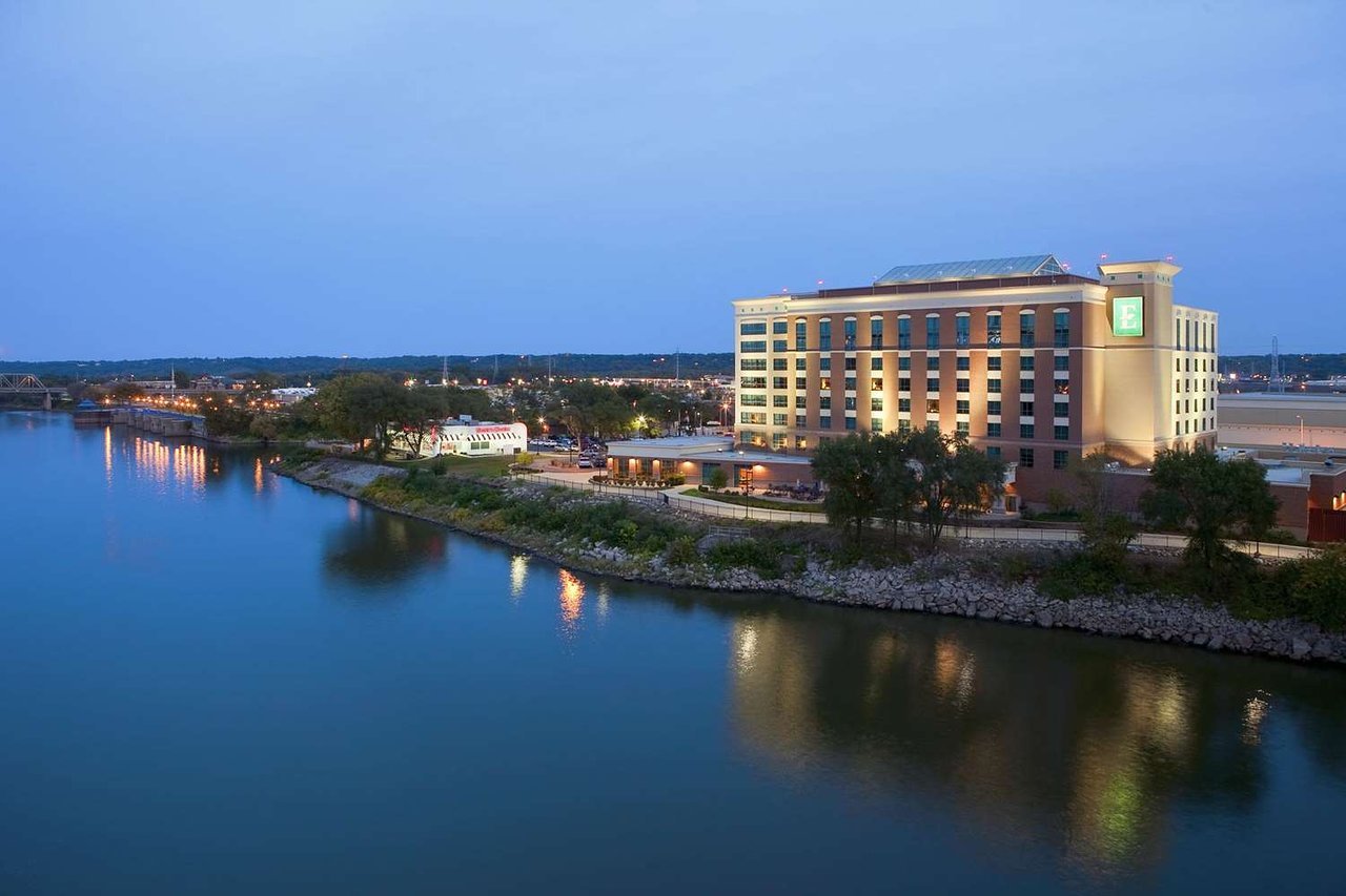 Photo of Embassy Suites by Hilton East Peoria Riverfront Hotel & Conference Center, East Peoria, IL