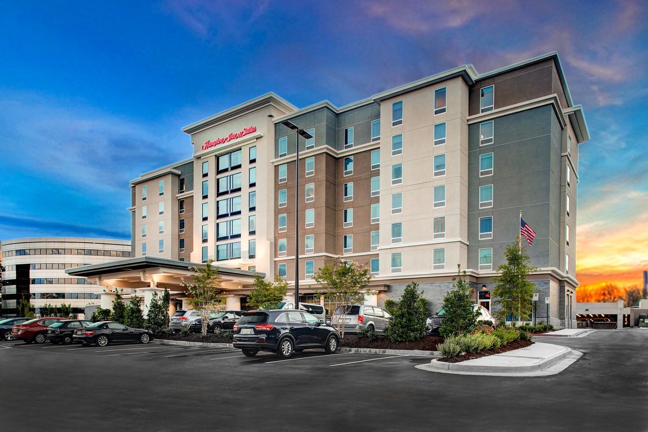 Photo of Hampton Inn & Suites by Hilton Atlanta Perimeter Dunwoody, Atlanta, GA