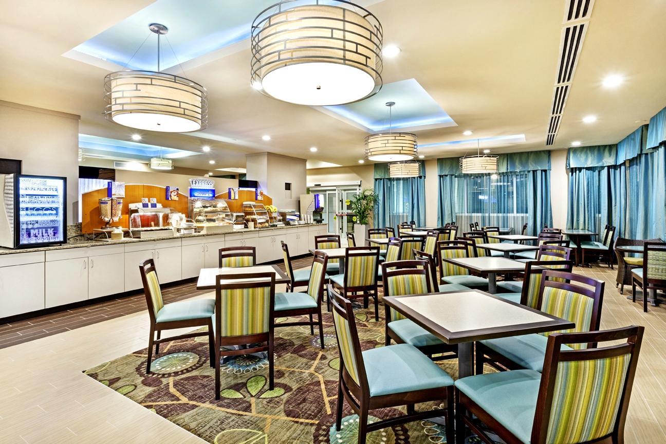 Photo of Holiday Inn Express Charleston Downtown - Medical Area, Charleston, SC