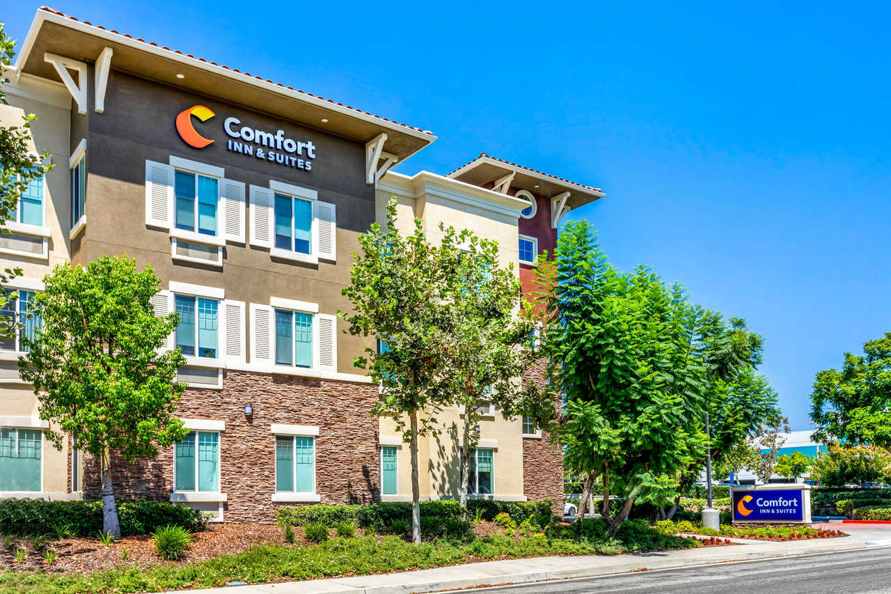 Photo of Comfort Inn & Suites Ontario Airport, Ontario, CA