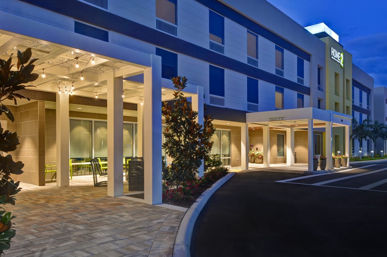 Photo of Home2 Suites by Hilton Naples I-75 Pine Ridge Road, Naples, FL