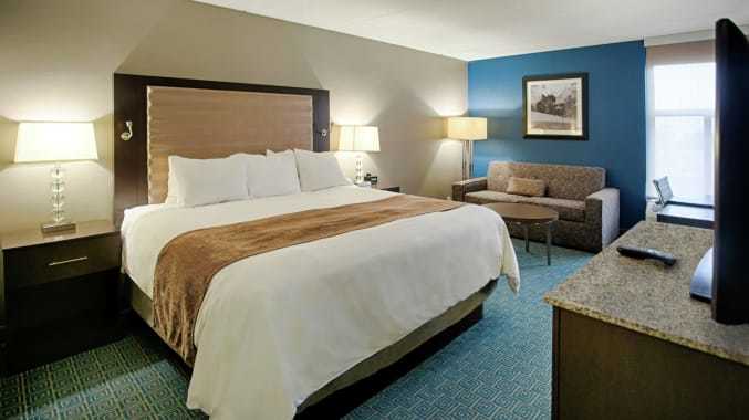 Photo of DoubleTree by Hilton Roseville Minneapolis, Roseville, MN