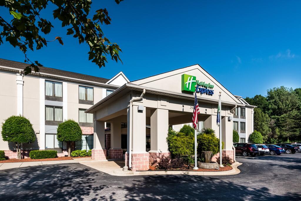 Photo of Holiday Inn Express & Suites Charlotte Arpt-Belmont, Belmont, NC