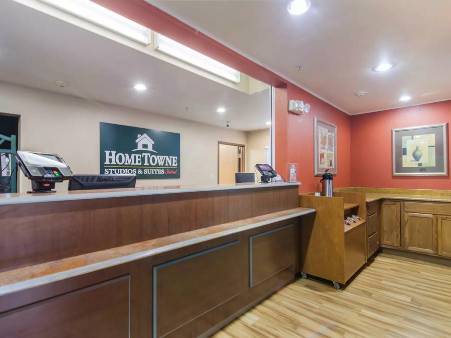 Photo of HomeTowne Studios & Suites Bentonville, Bentonville, AR