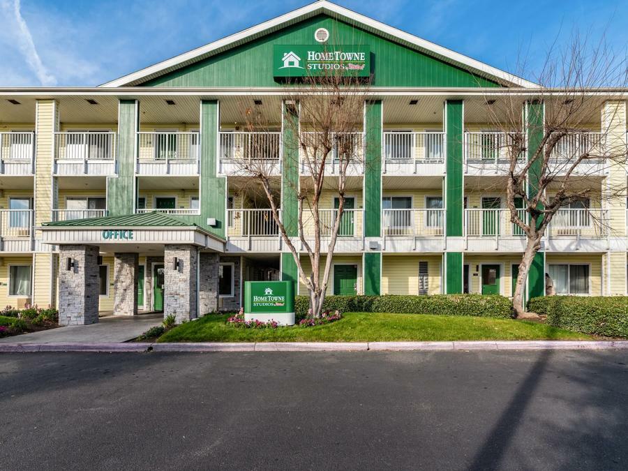 Photo of HomeTowne Studios - Fresno West, Fresno, CA