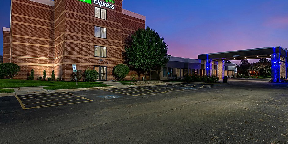 Photo of Holiday Inn Express Naperville, an IHG Hotel, Naperville, IL