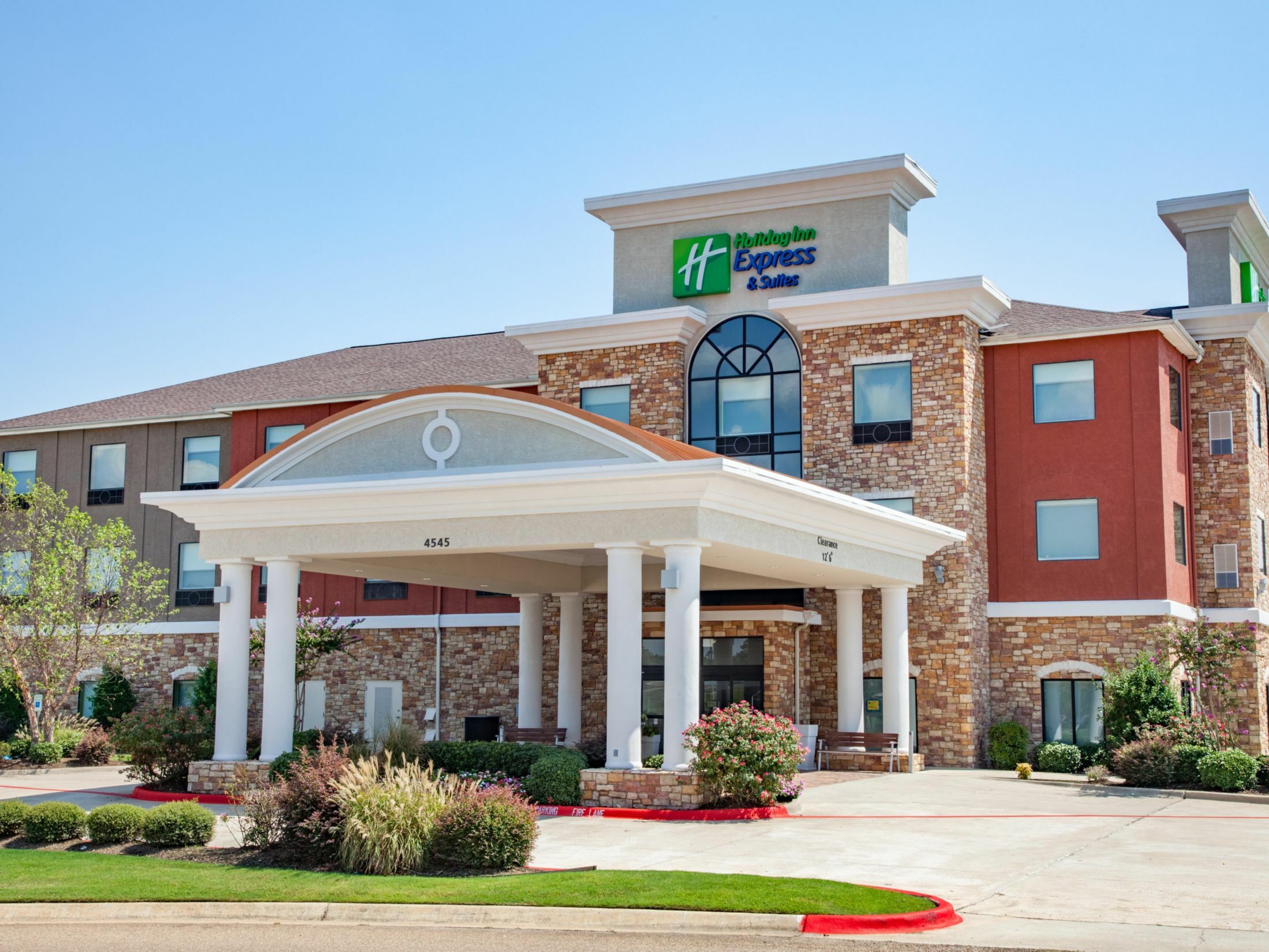 Photo of Holiday Inn Express & Suites Texarkana, Texarkana, TX