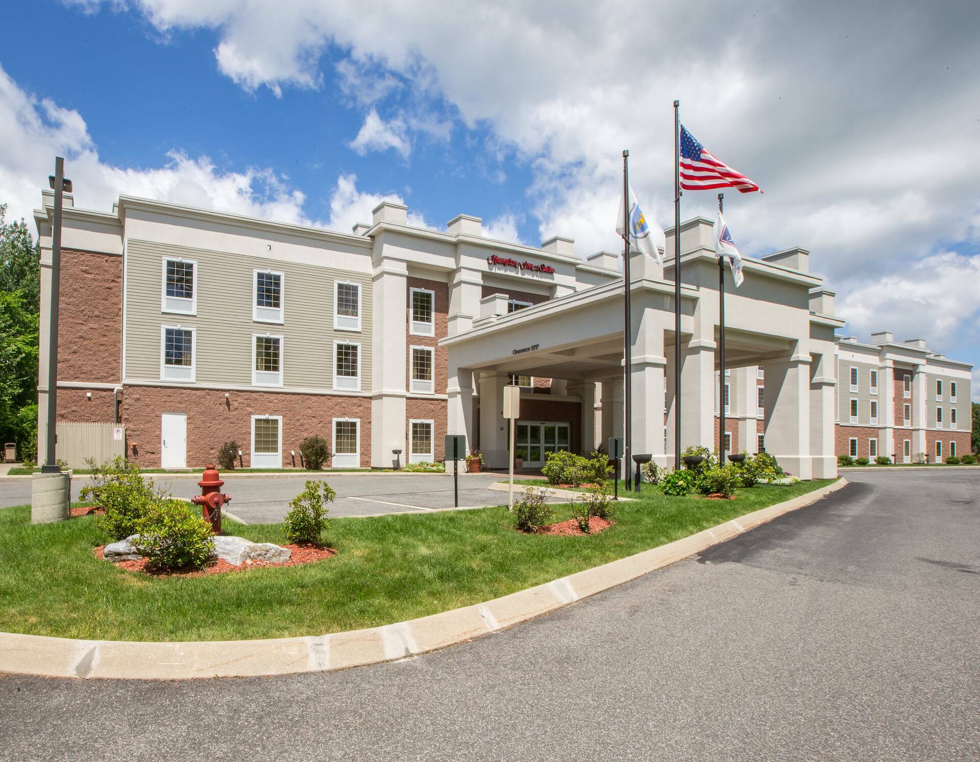 Photo of Hampton Inn & Suites Berkshires-Lenox, Lenox, MA