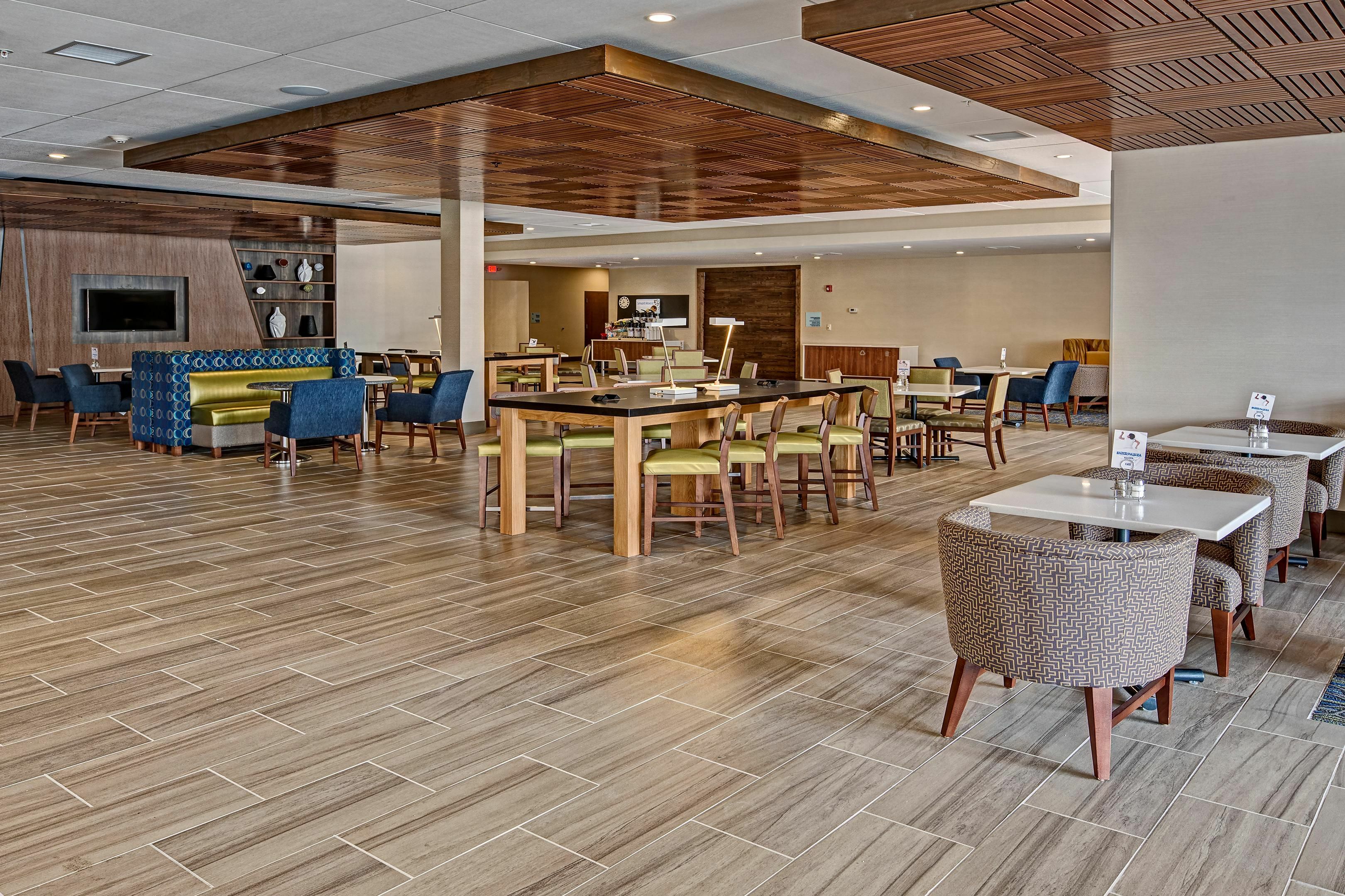 Photo of Holiday Inn Express Louisville Airport Expo Center, Louisville, KY