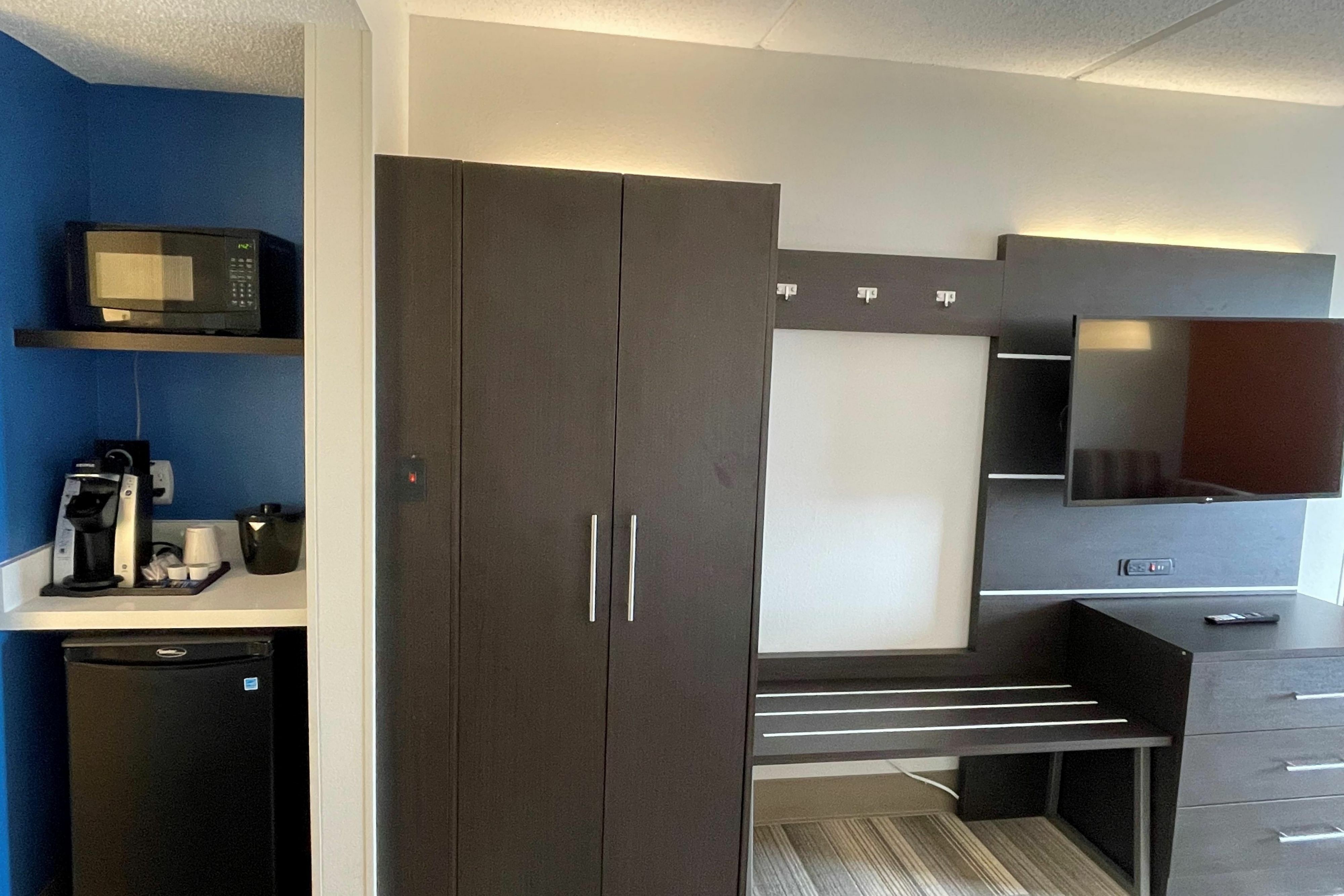 Photo of Holiday Inn Express Hotel & Suites Bluffton @ Hilton Head Area, Bluffton, SC