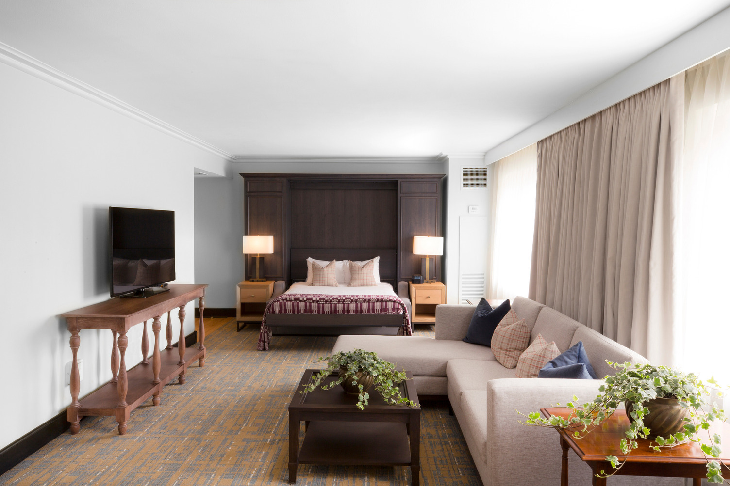 Luxury Orlando Meeting & Convention Hotel | Hospitality Suite | Rosen  Shingle Creek®