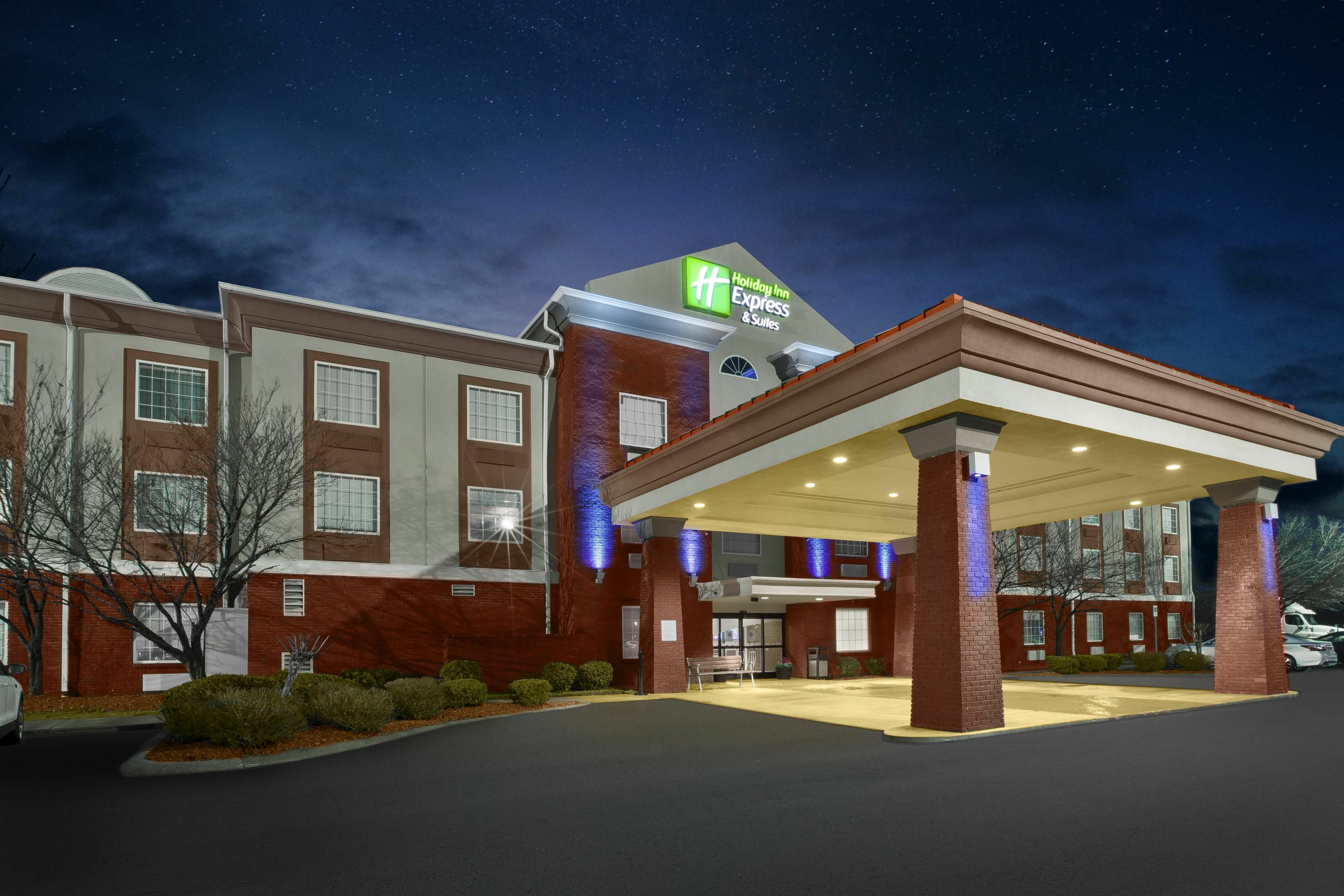 Photo of Holiday Inn Express & Suites Manchester-CONF CTR (Tullahoma), Manchester, TN