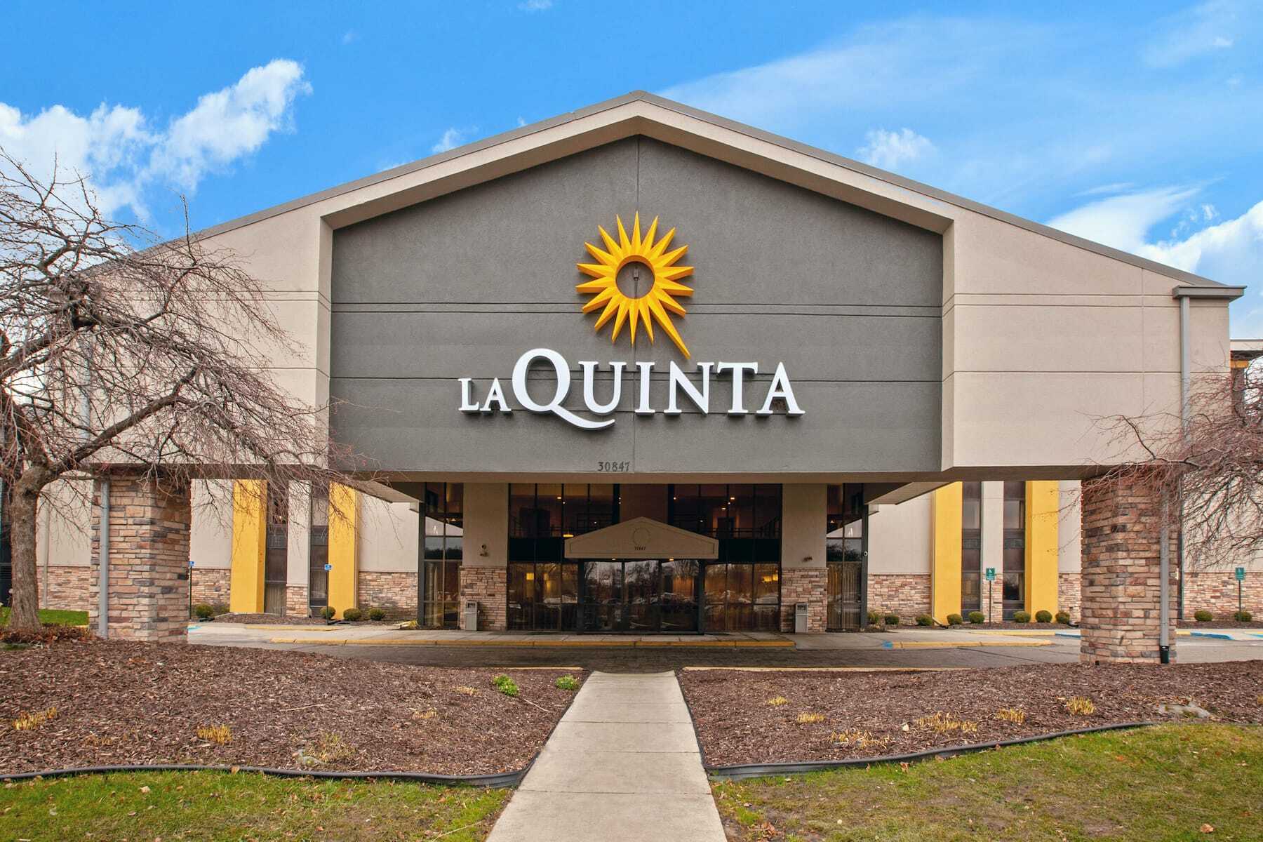 Photo of La Quinta Inn & Suites by Wyndham Detroit Metro Airport, Romulus, MI