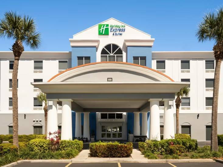 Photo of Holiday Inn Express & Suites St. Petersburg, Saint Petersburg, FL