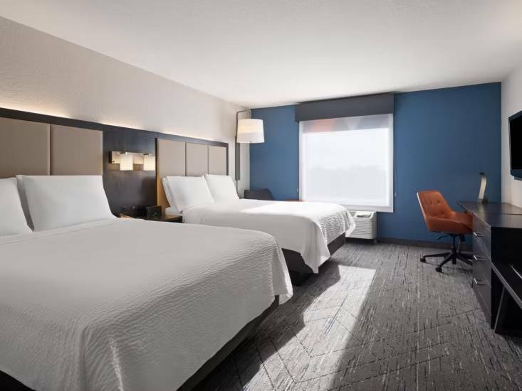 Photo of Holiday Inn Express & Suites St. Petersburg, Saint Petersburg, FL