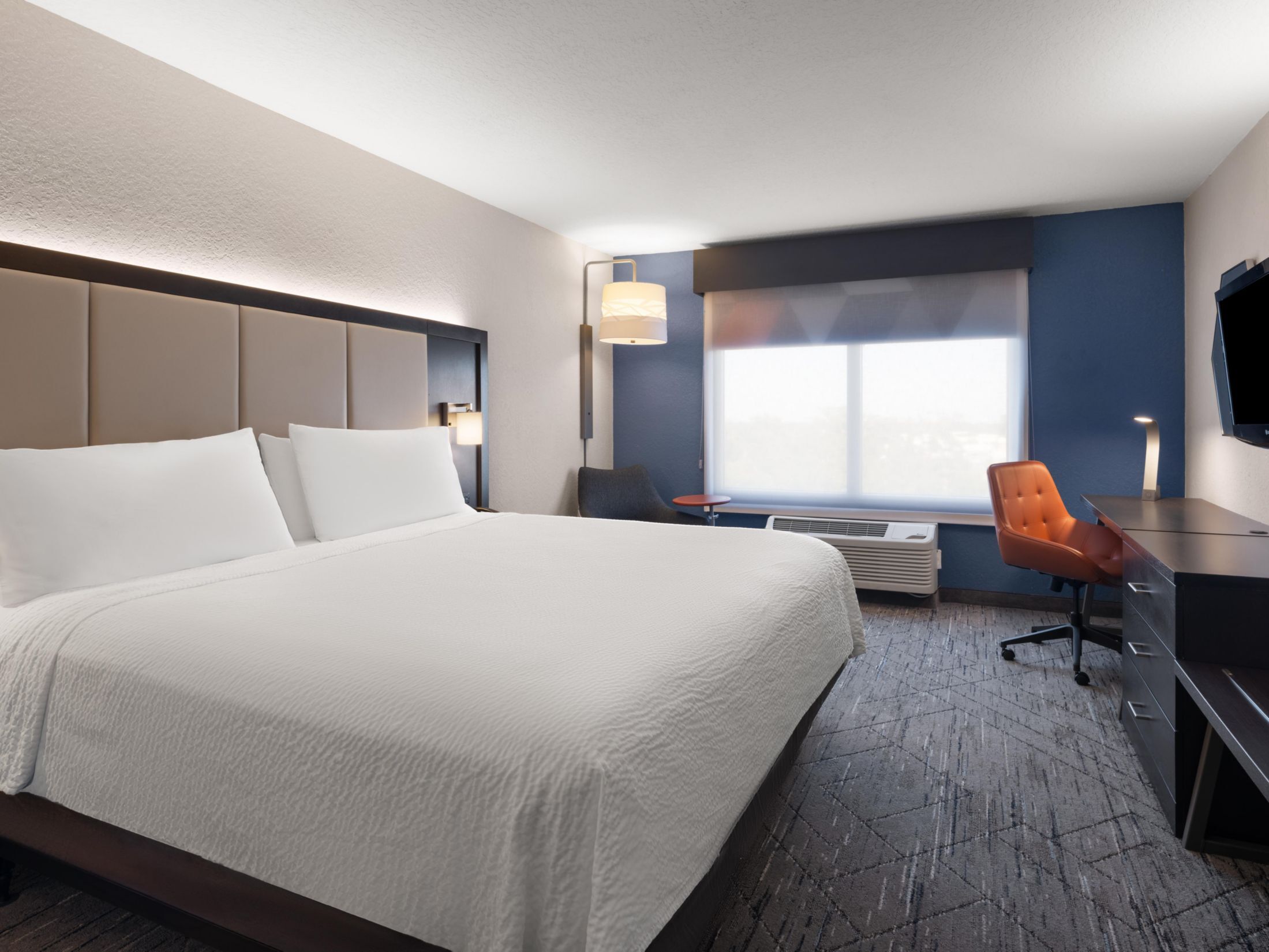 Photo of Holiday Inn Express & Suites St. Petersburg, Saint Petersburg, FL