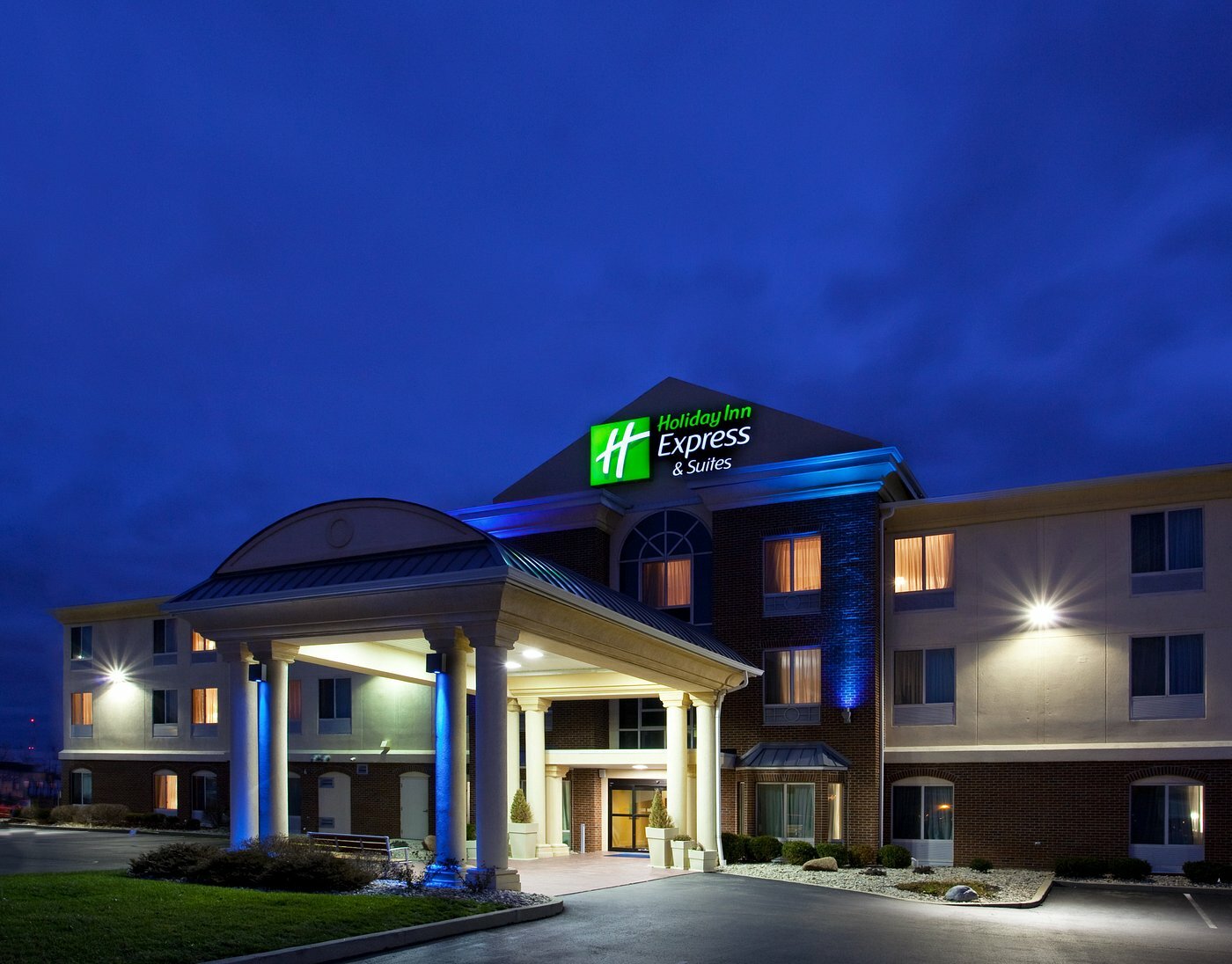 Photo of Holiday Inn Express & Suites Cincinnati-Blue Ash, Blue Ash, OH