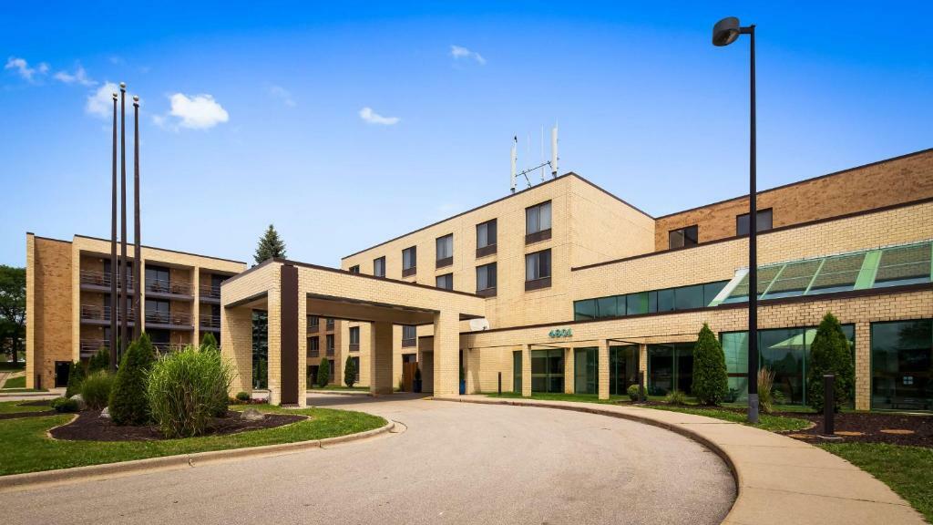 Photo of Best Western East Towne Suites, Madison, WI