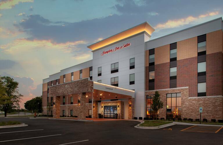 Photo of Hampton Inn & Suites Chicago-Burr Ridge, Burr Ridge, IL