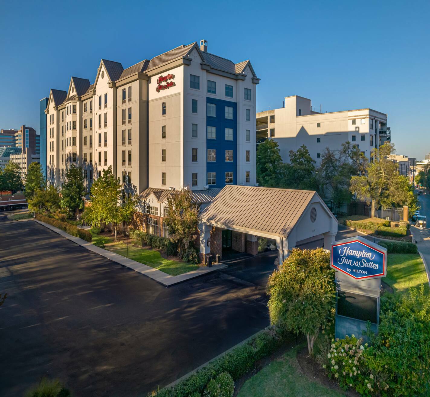 Photo of Hampton Inn & Suites Nashville-Vanderbilt-Elliston Place, Nashville, TN