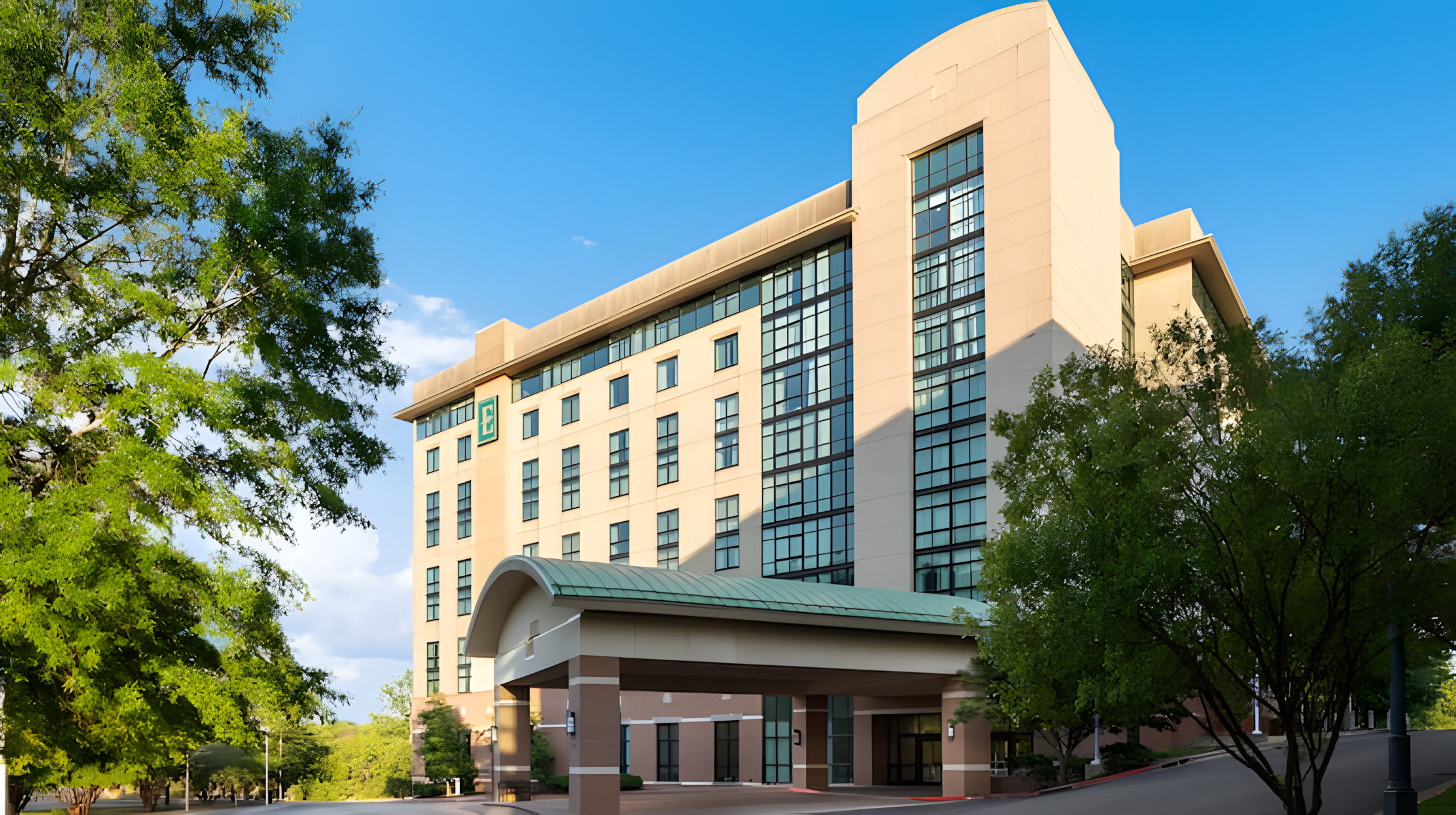 Photo of Hot Springs Embassy Suites, Hot Springs, AR