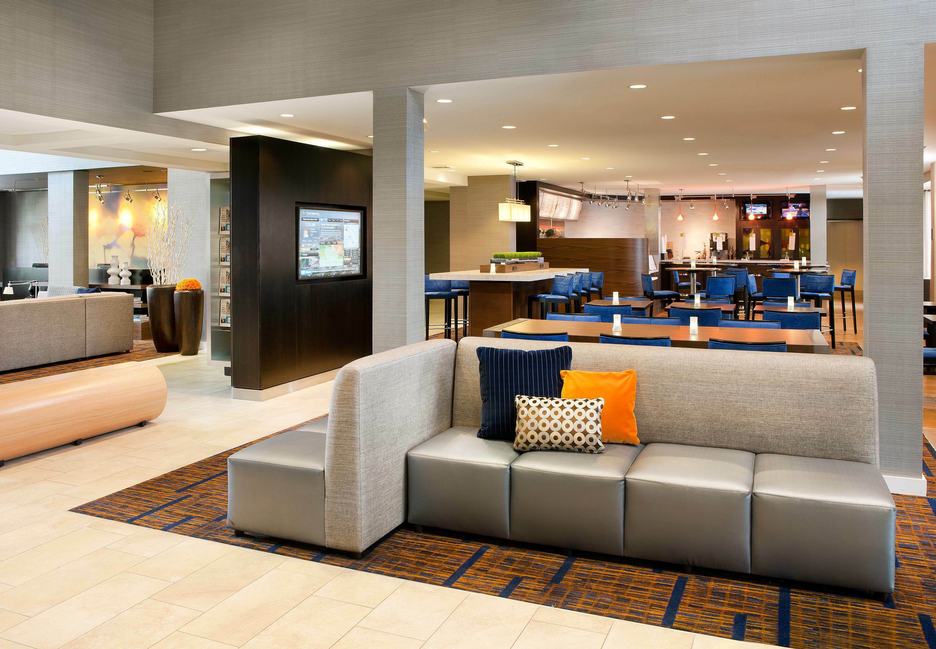 Photo of Courtyard by Marriott at Oakland Airport, Oakland, CA