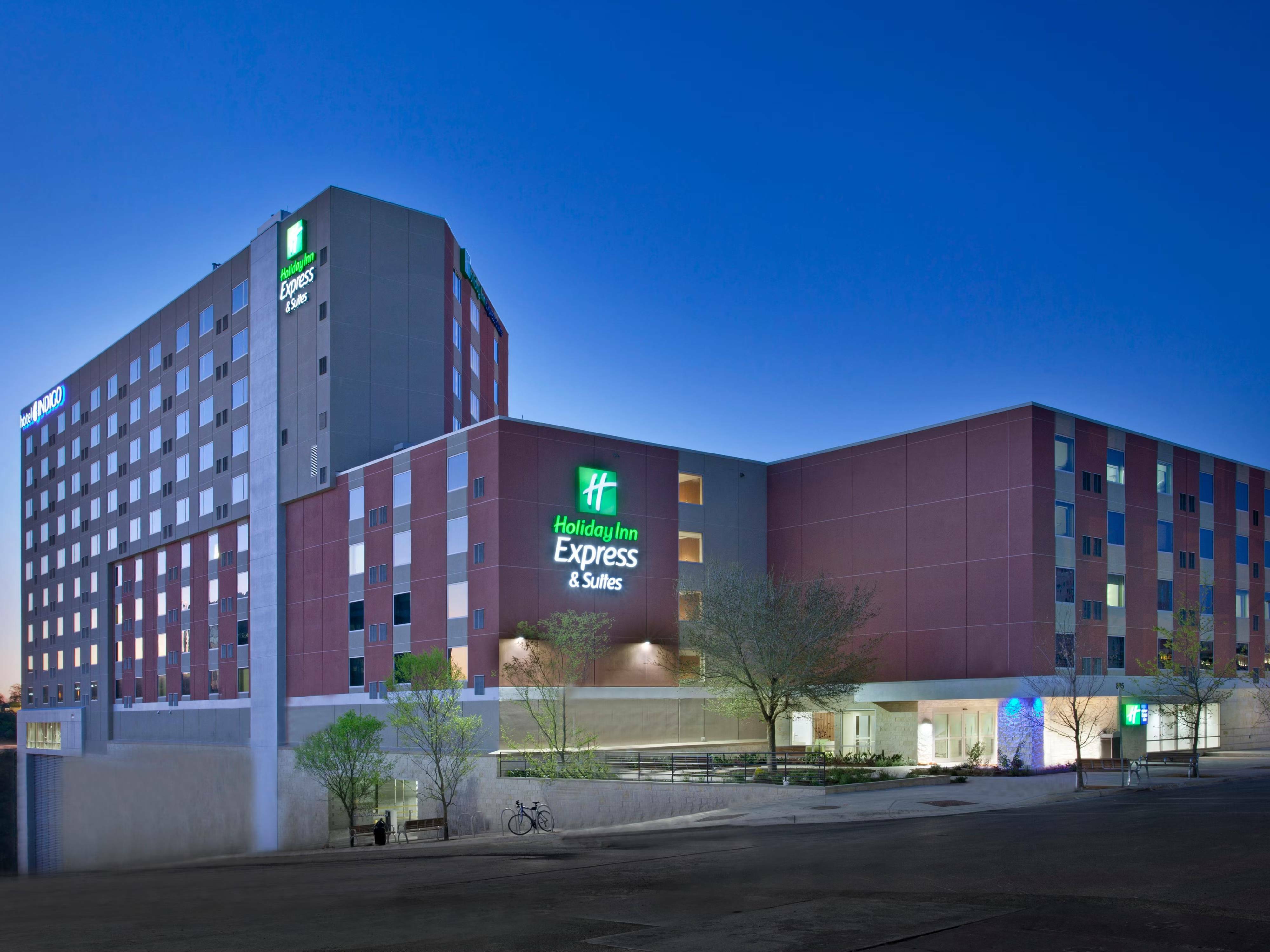 Photo of Holiday Inn Express & Suites Austin Downtown - University, Austin, TX