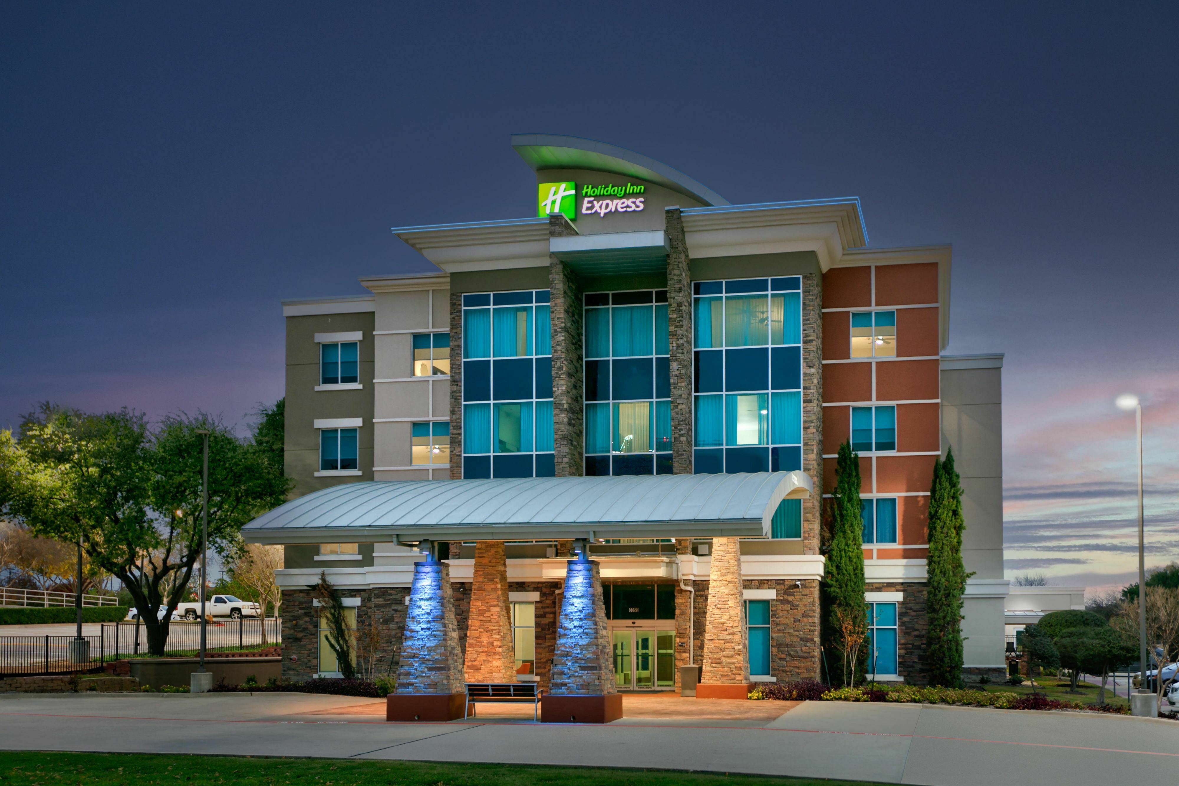 Photo of Holiday Inn Express & Suites North Dallas at Preston, Dallas, TX