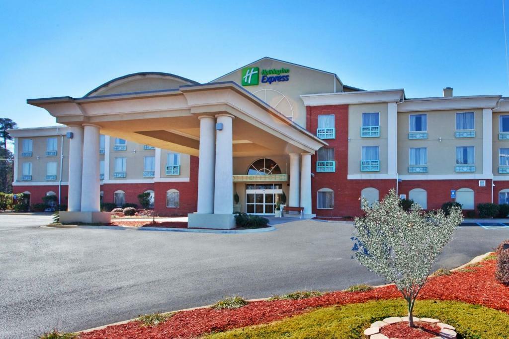 Photo of Holiday Inn Express Thomasville, Thomasville, AL