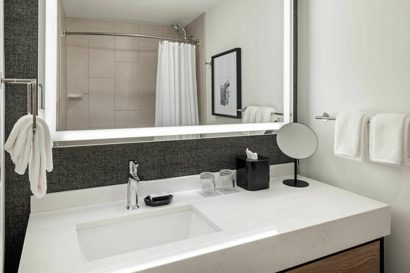 Photo of Sheraton Minneapolis Downtown Convention Center, Minneapolis, MN