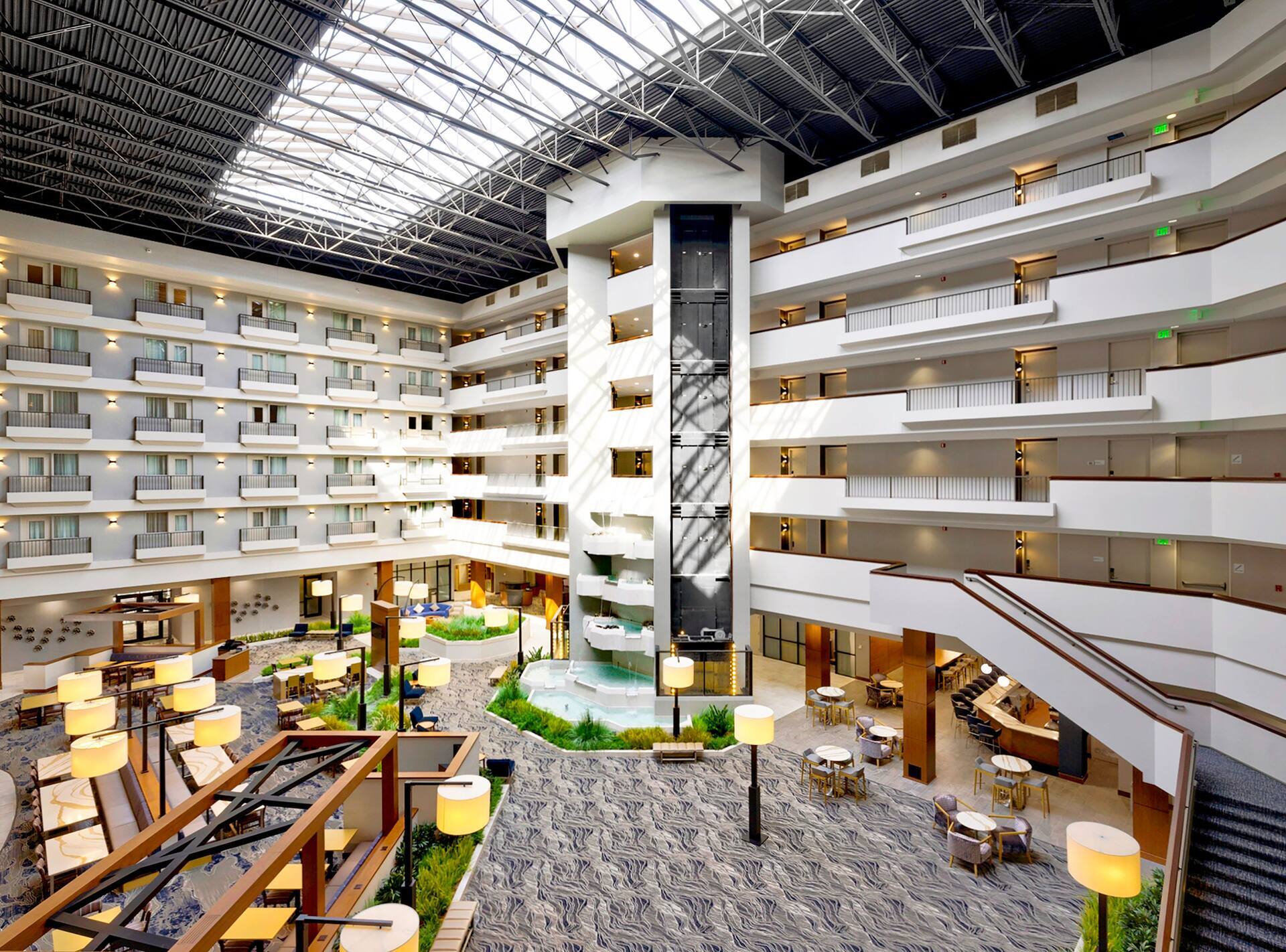 Photo of DoubleTree by Hilton Davenport, Davenport, IA