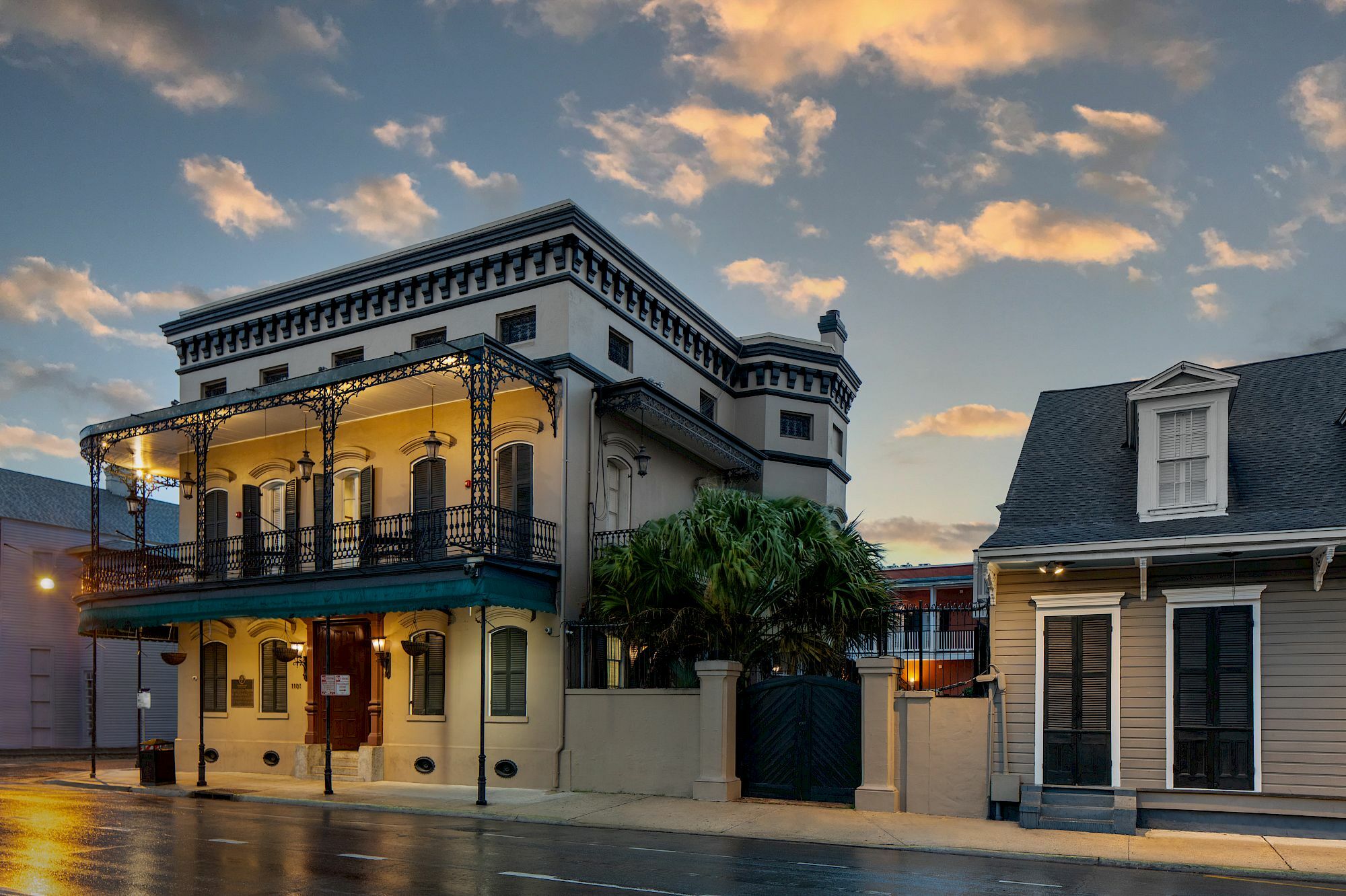 Photo of New Orleans Courtyard by the French Quarter, New Orleans, LA