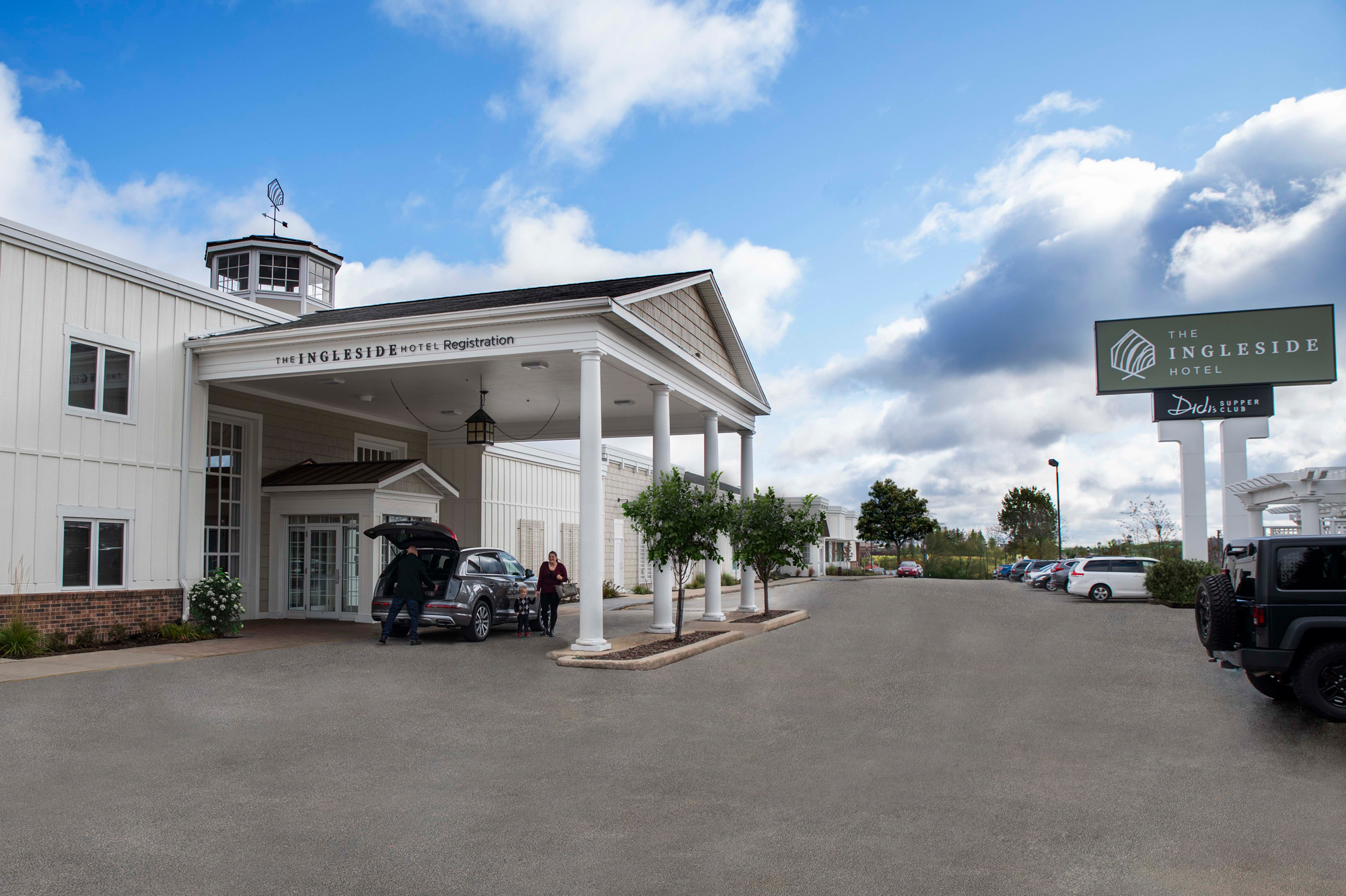 Photo of The Ingleside Hotel and Springs Water Park, Pewaukee, WI