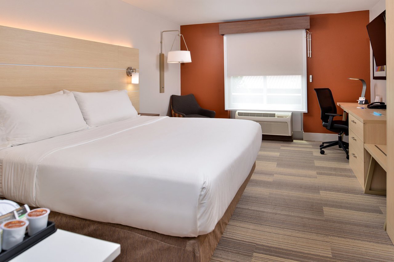 Photo of Holiday Inn Express & Suites Cincinnati - Mason, Mason, OH