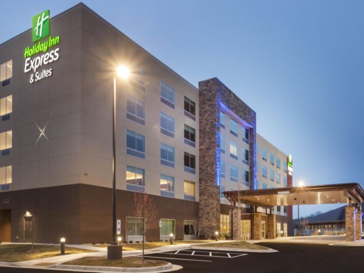 Photo of Holiday Inn Express & Suites Hudson, Hudson, WI